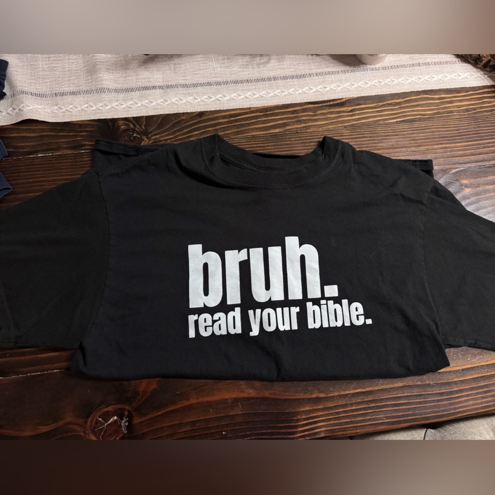 Men’s Tee size L